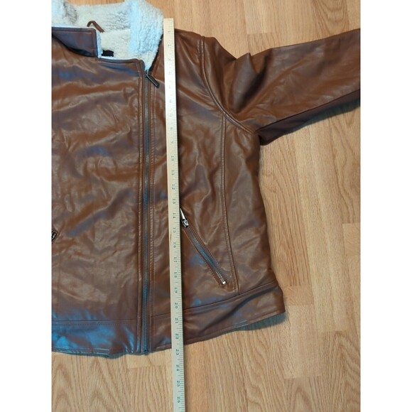 Torrid Faux Leather Jacket Womens 1X Brown Sherpa Lined Zip Asymmetrical Moto - Picture 11 of 12